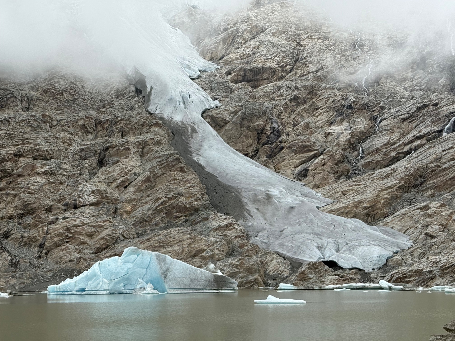 Laguna pod ledovcem