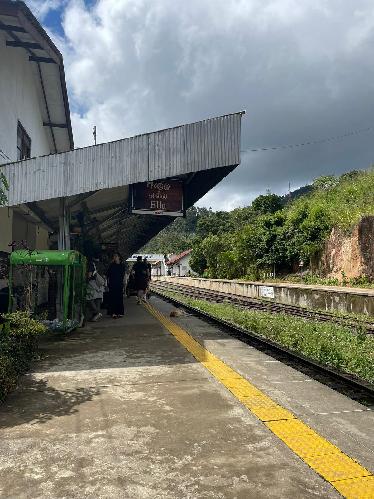 Vlakové nádraží v Ella