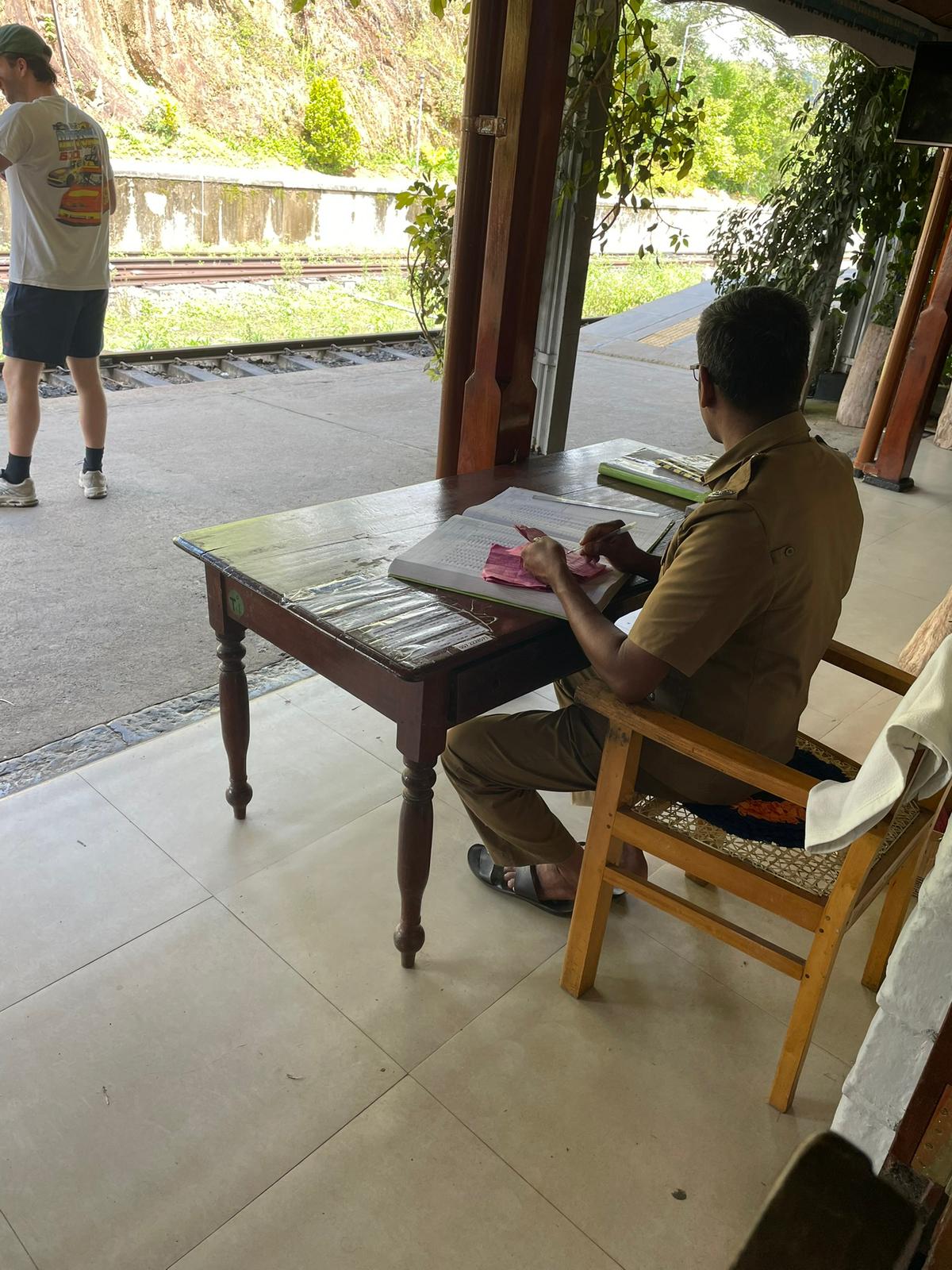 Vlakové nádraží v Ella