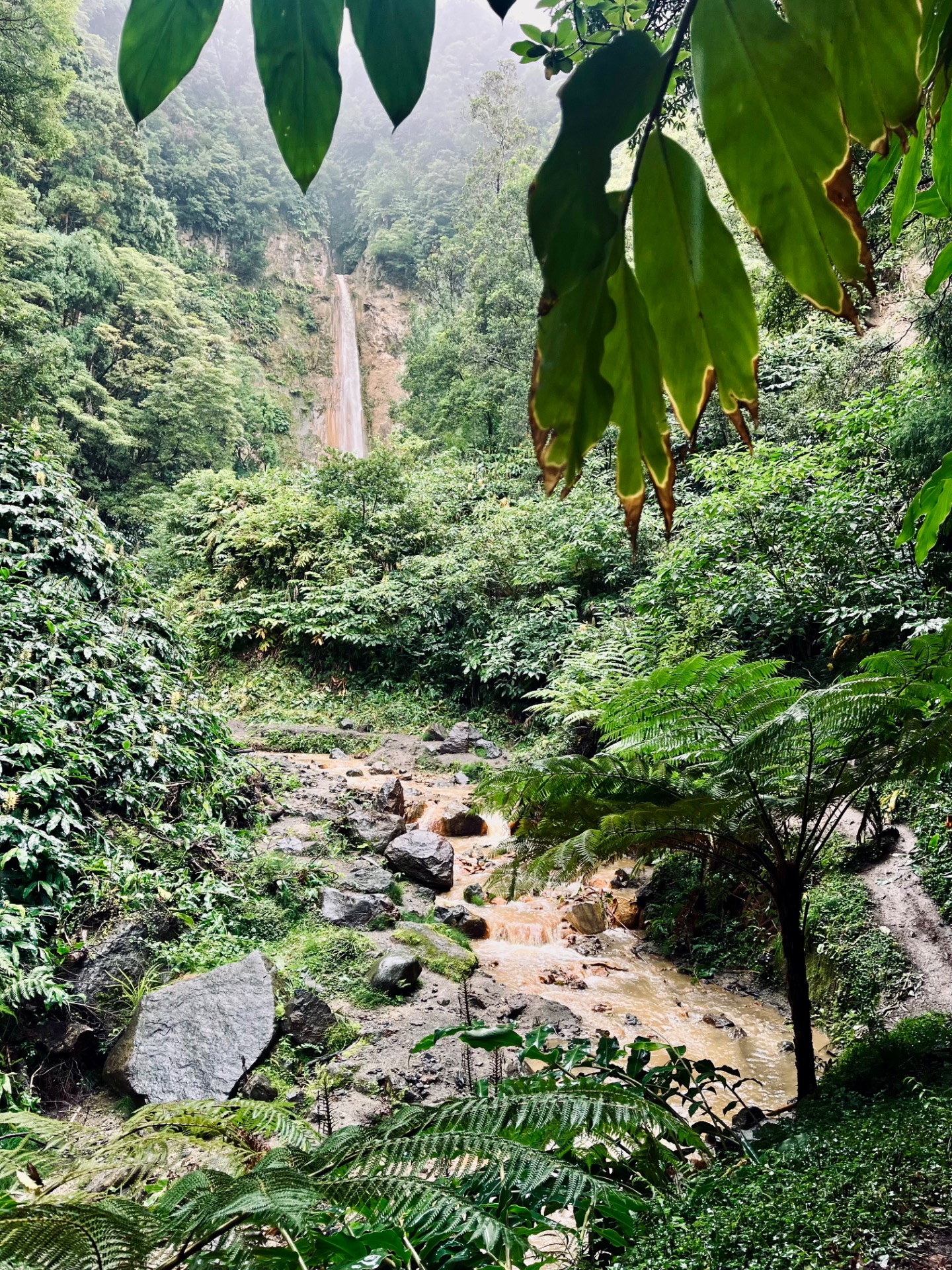 CASCATA DA RIBEIRA QUENTE