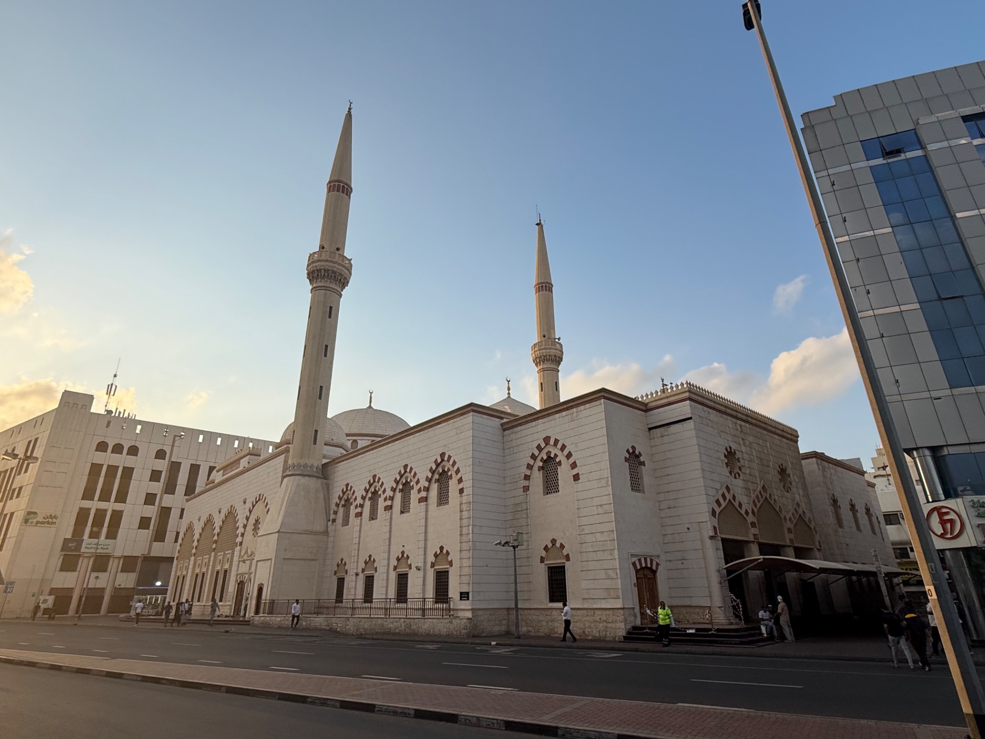 Al Zarooni Mosque