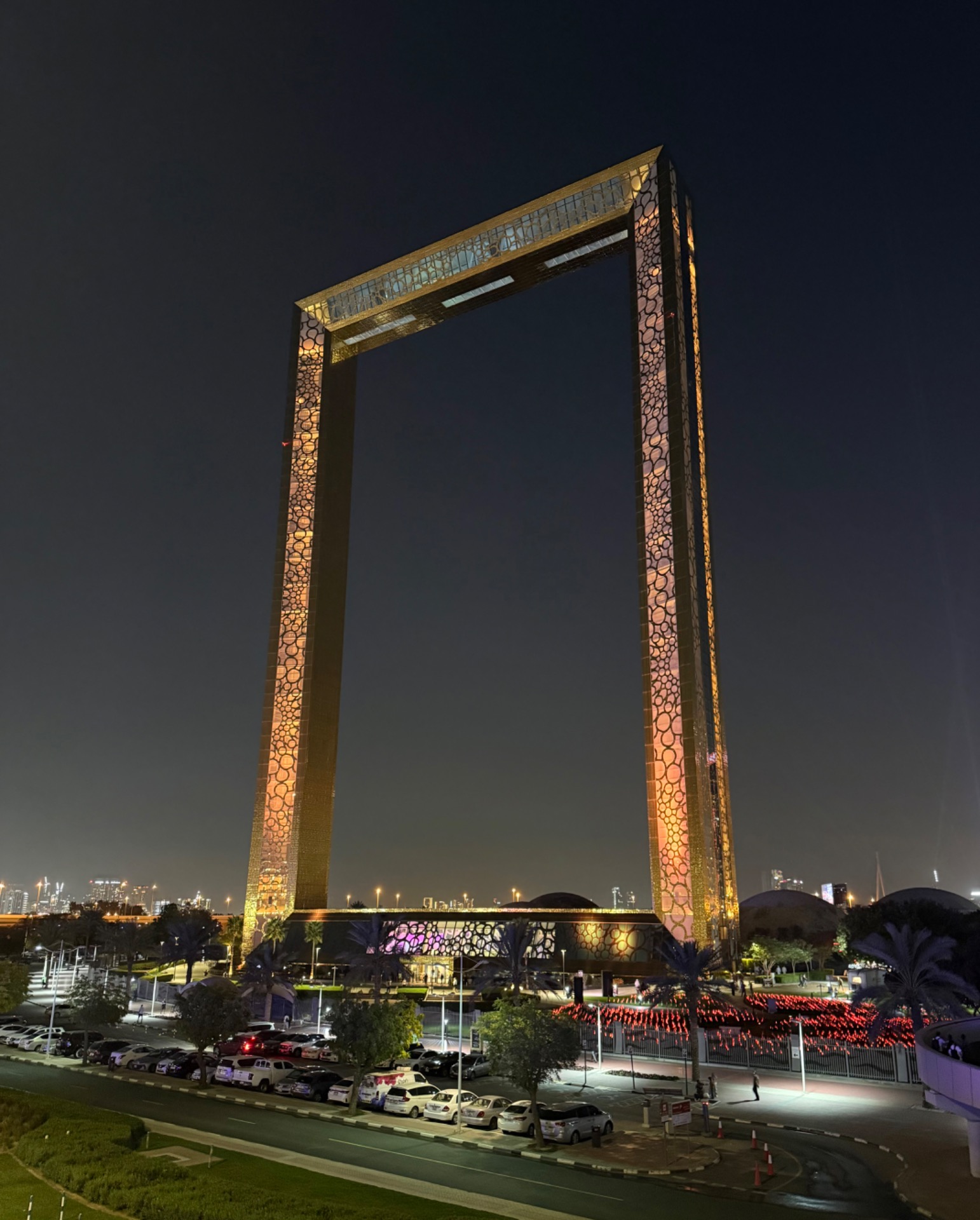 Dubaj Frame