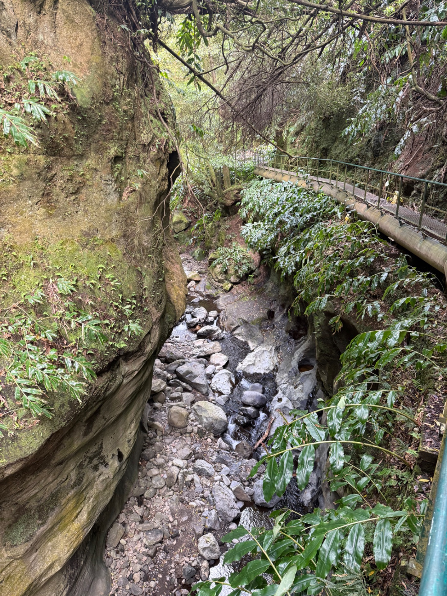 Ribeira dos Caldeirões
